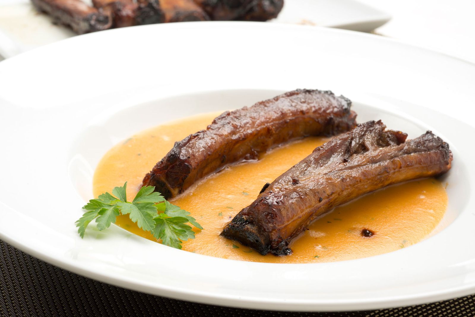 5692 1 Crema de patata al pimenton con costilla de cerdo asada (1077) xl