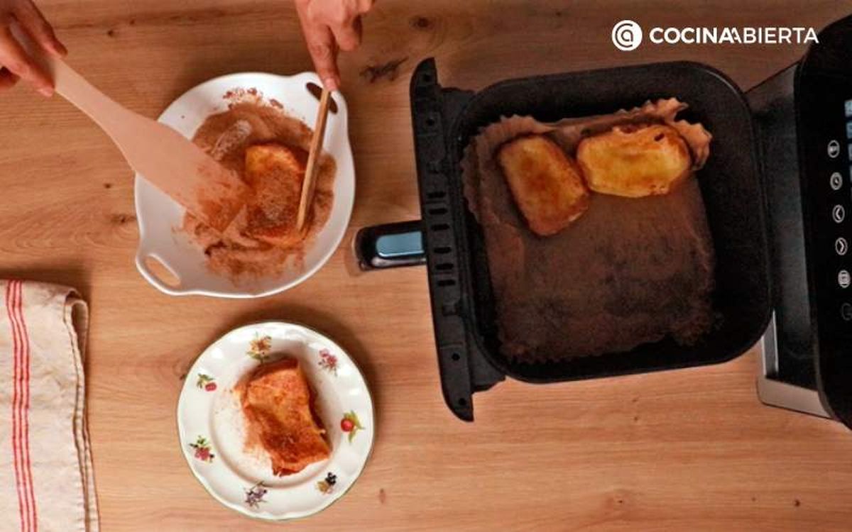 Espolvorea azúcar con canela