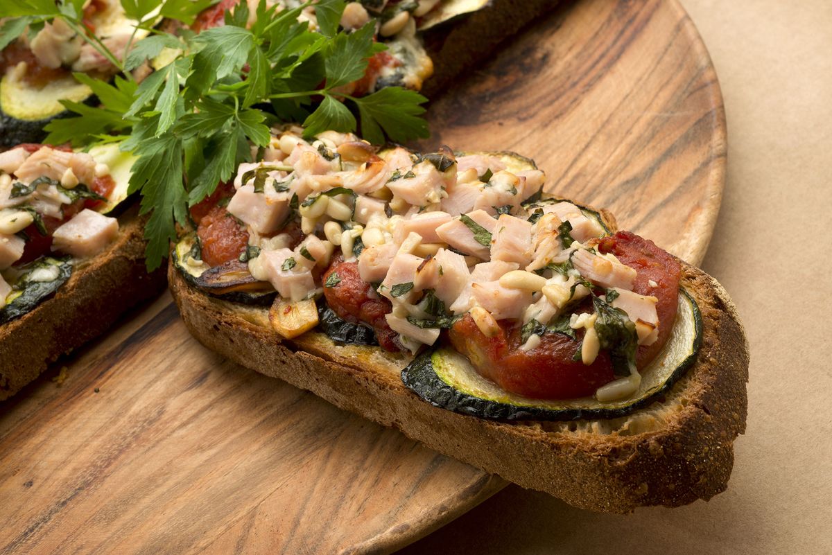 5777 1 Tostas de calabacin y pavo al pesto (1161) xl