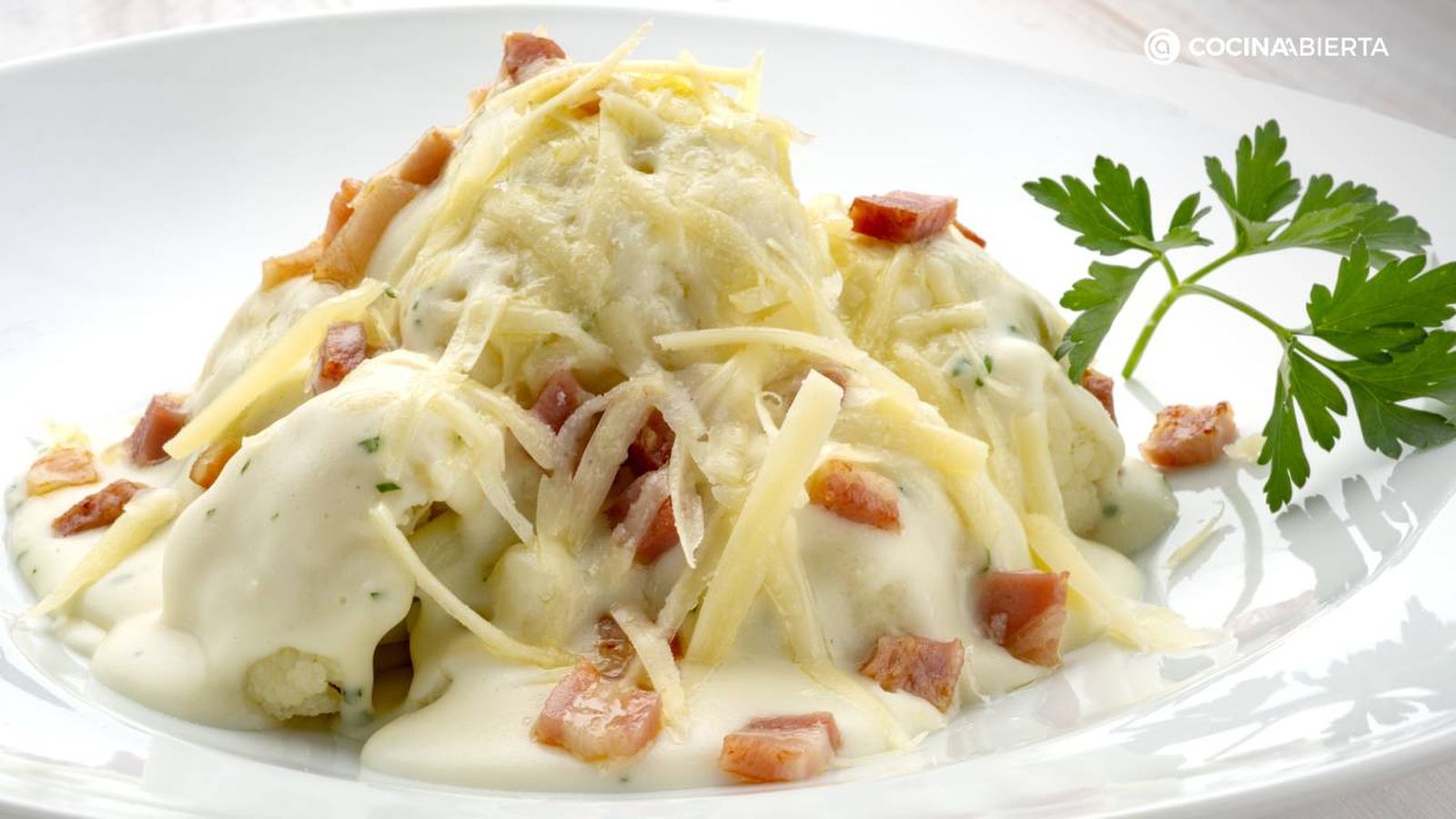 coliflor al vapor con bechamel de queso