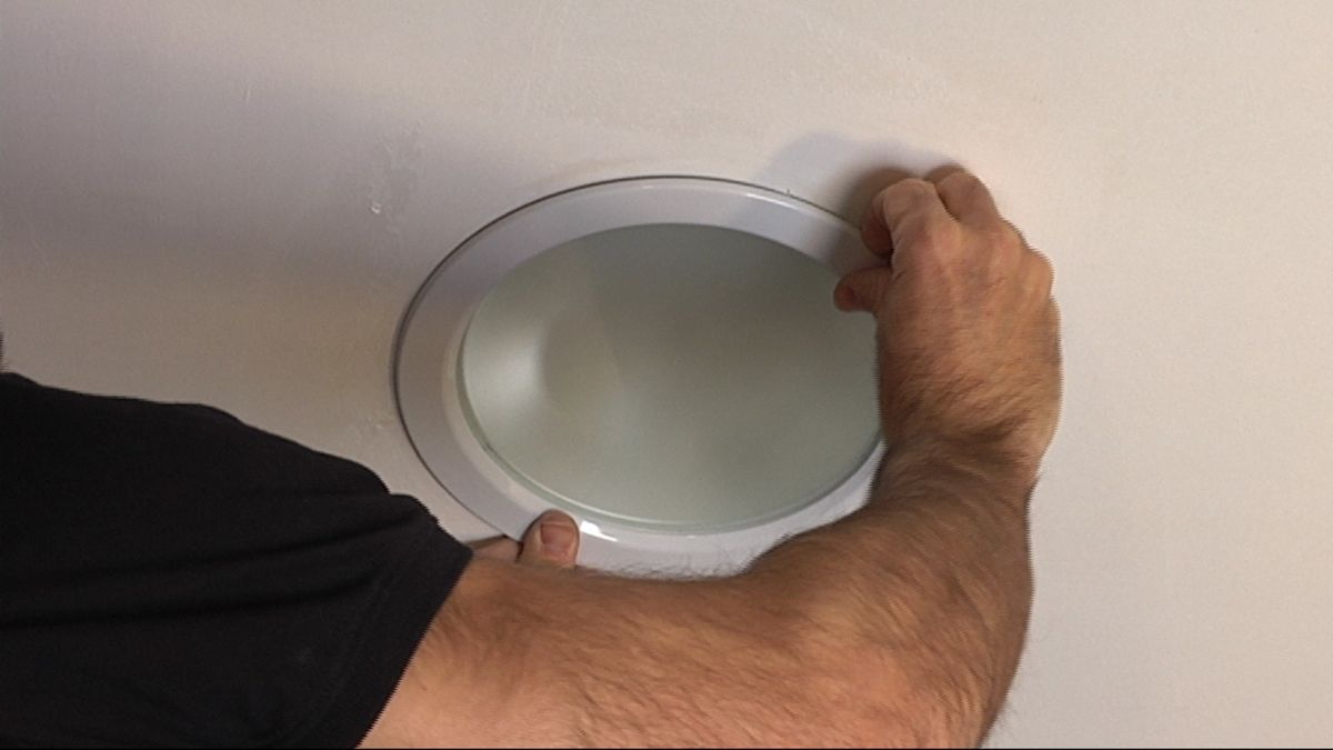 Sustituir foco encastrado paso 3