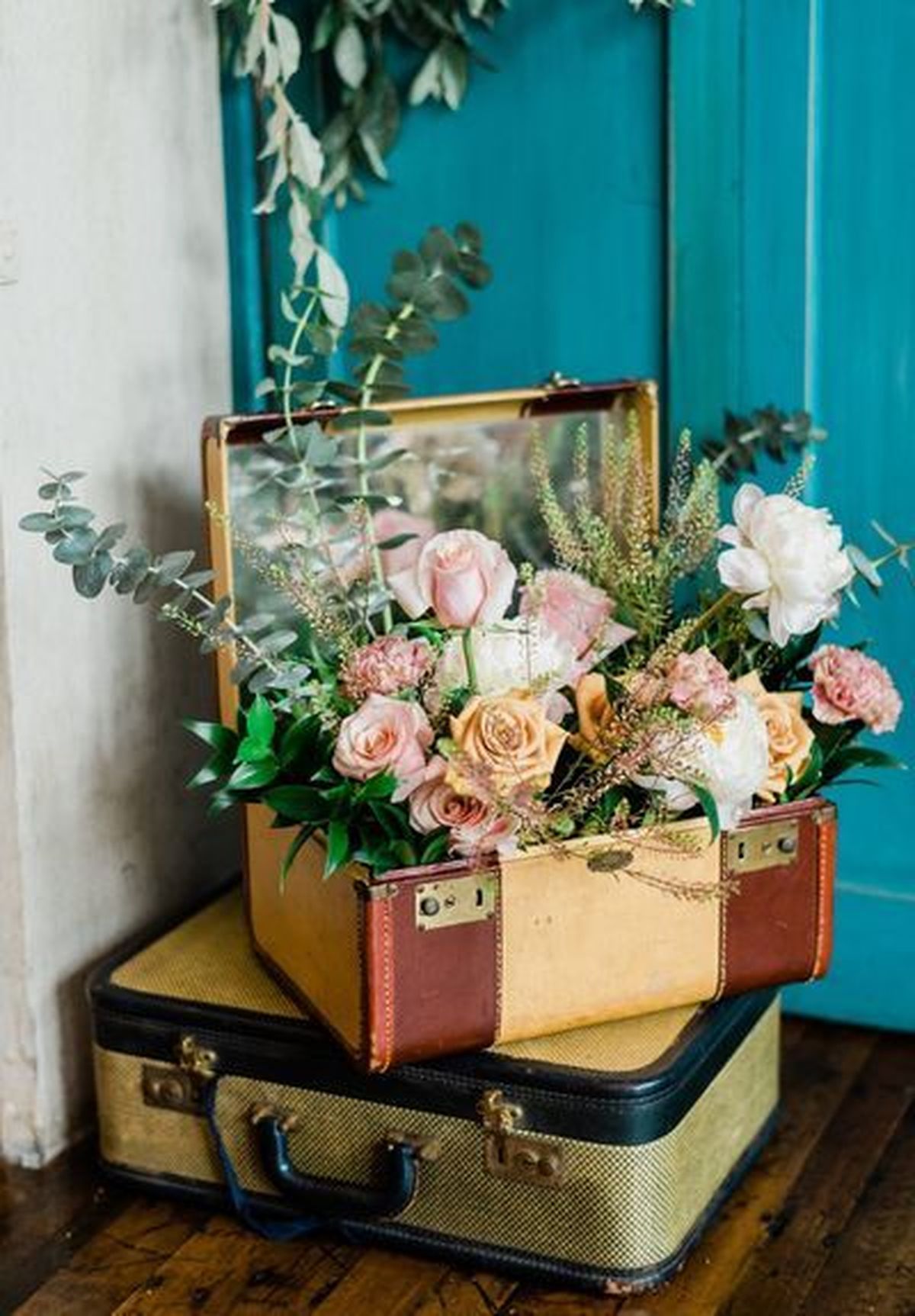 maleta antigua restaurada boda 3