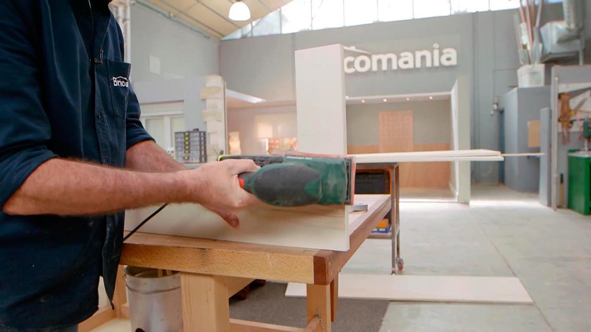 BRIC0953NV18 sofa bajo escalera paso4