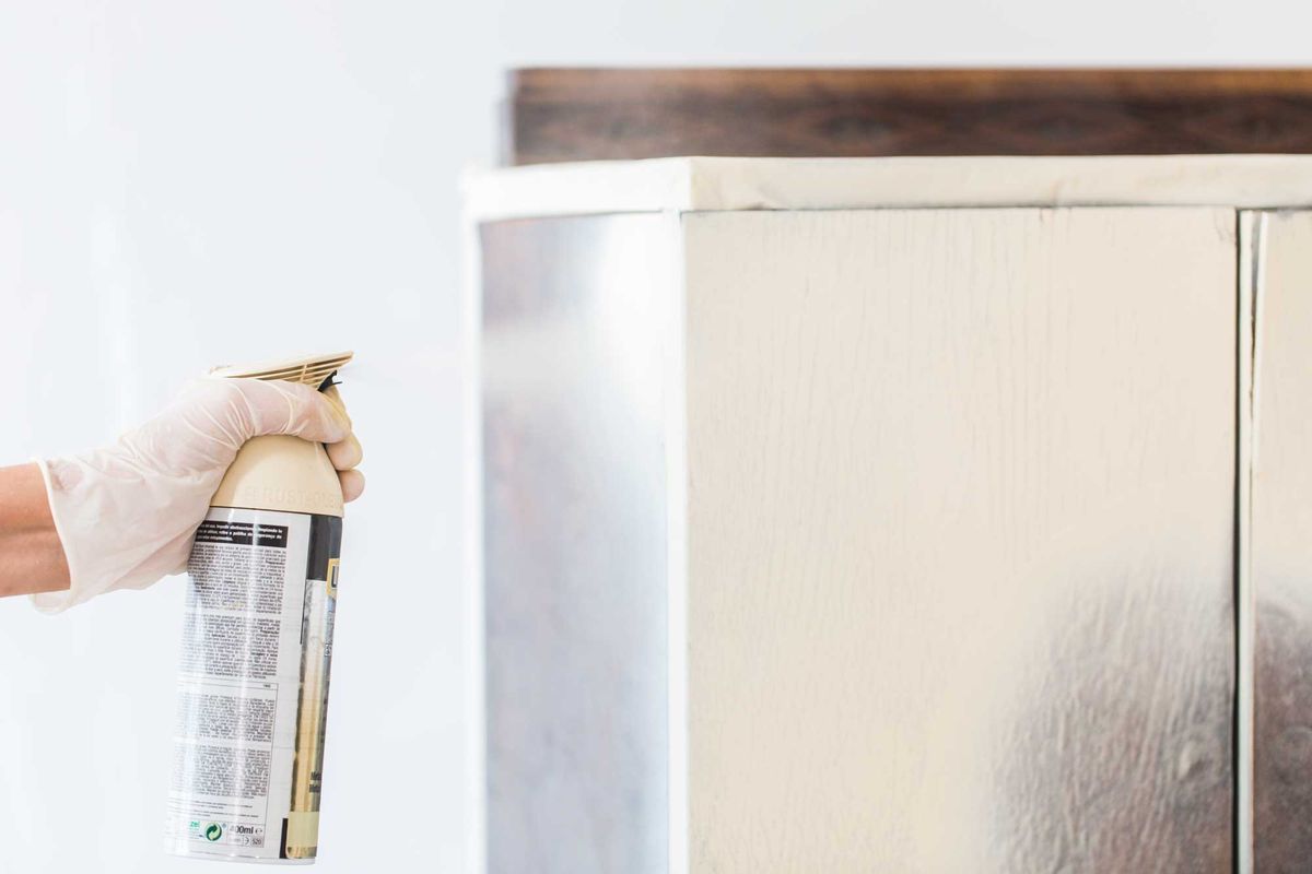 Pintar un mueble de estilo oriental paso 3