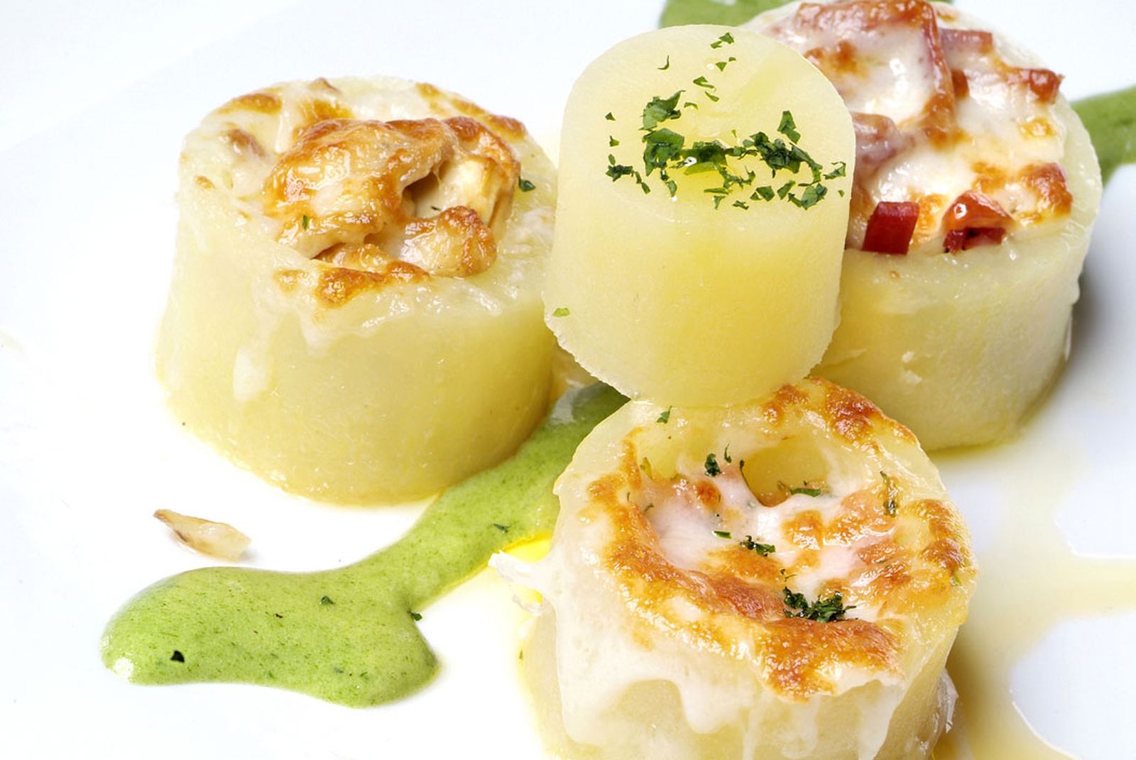 Cilindros de patata rellenos