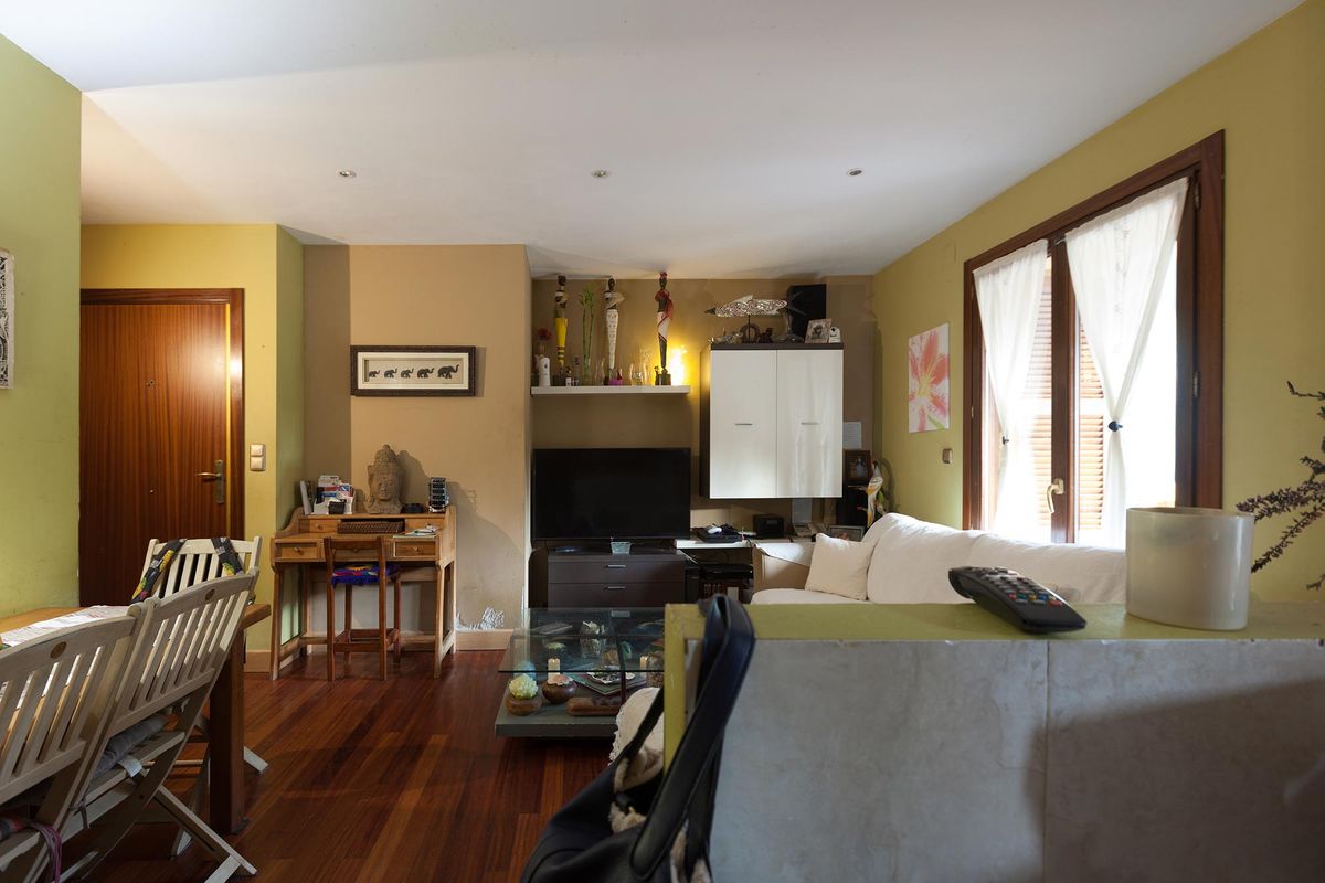 DEKO0718 decorar salon comedor con cocina abierta en madera antes1