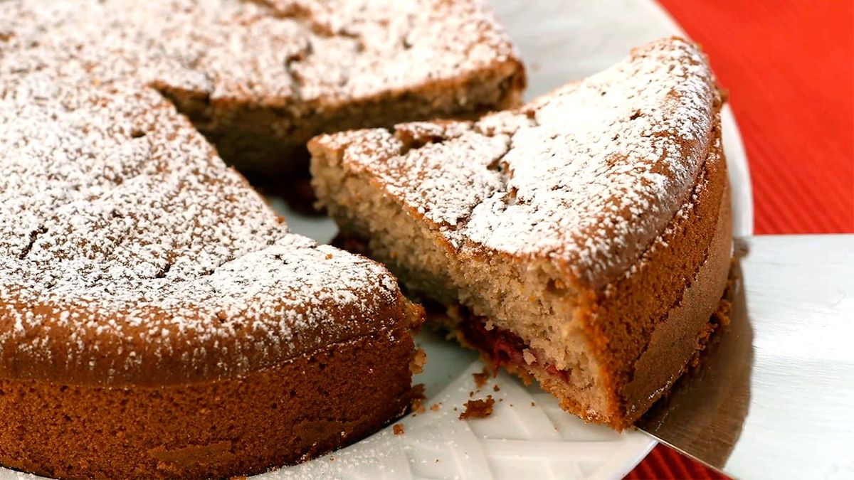 Receta de bizcocho de zumo de uva con frutos rojos  paso 6