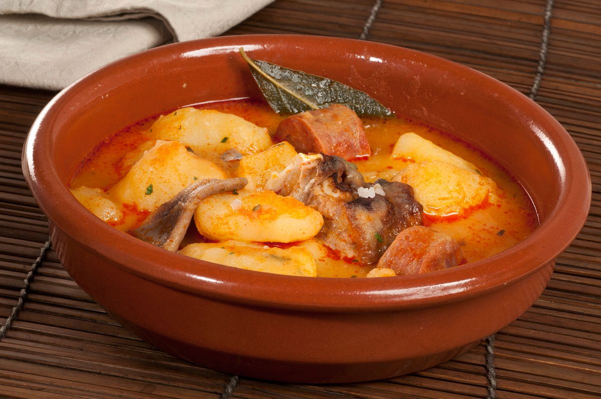 1709 Patatas a la riojana con oreja (893) xl