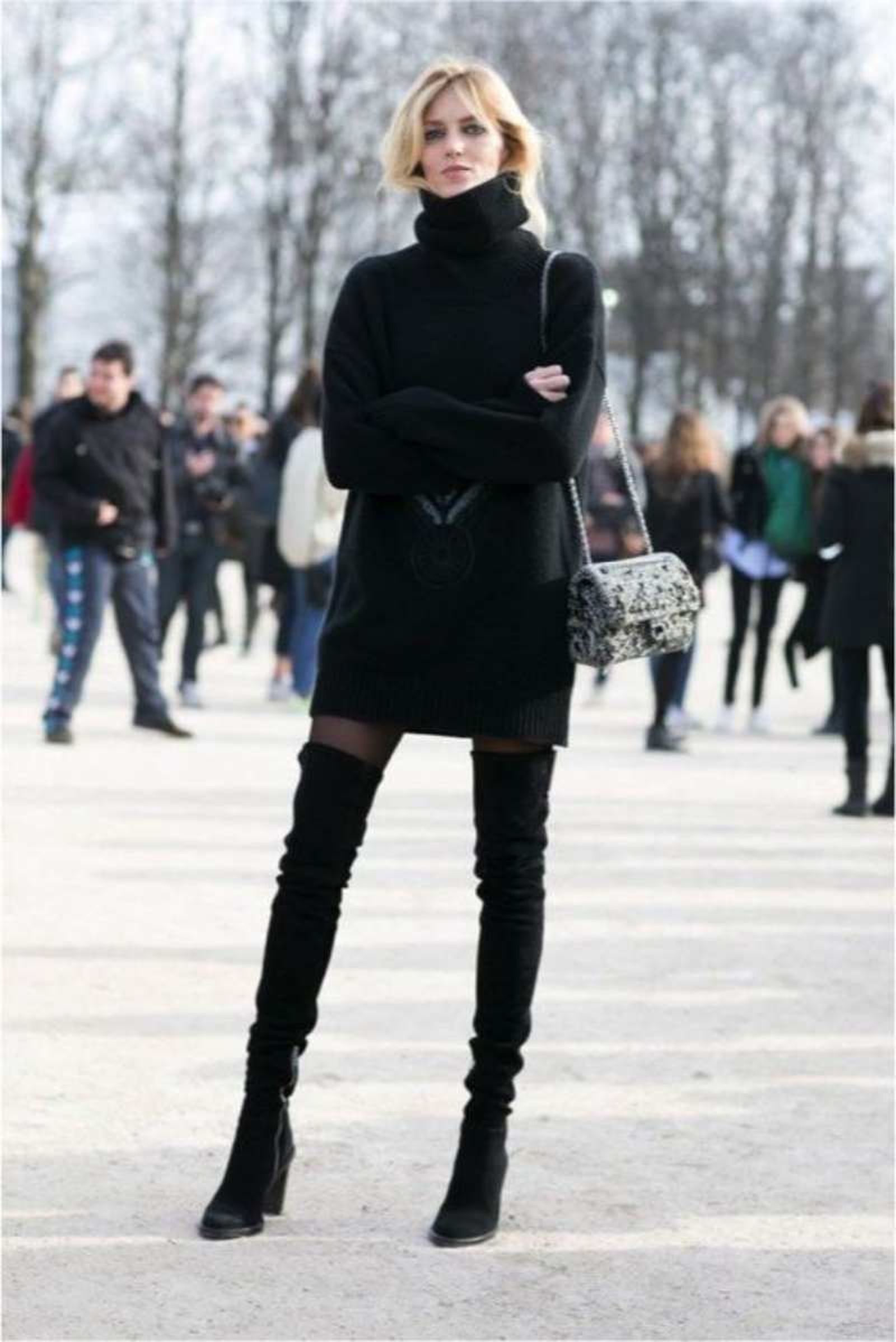 Botas altas con medias tupidas