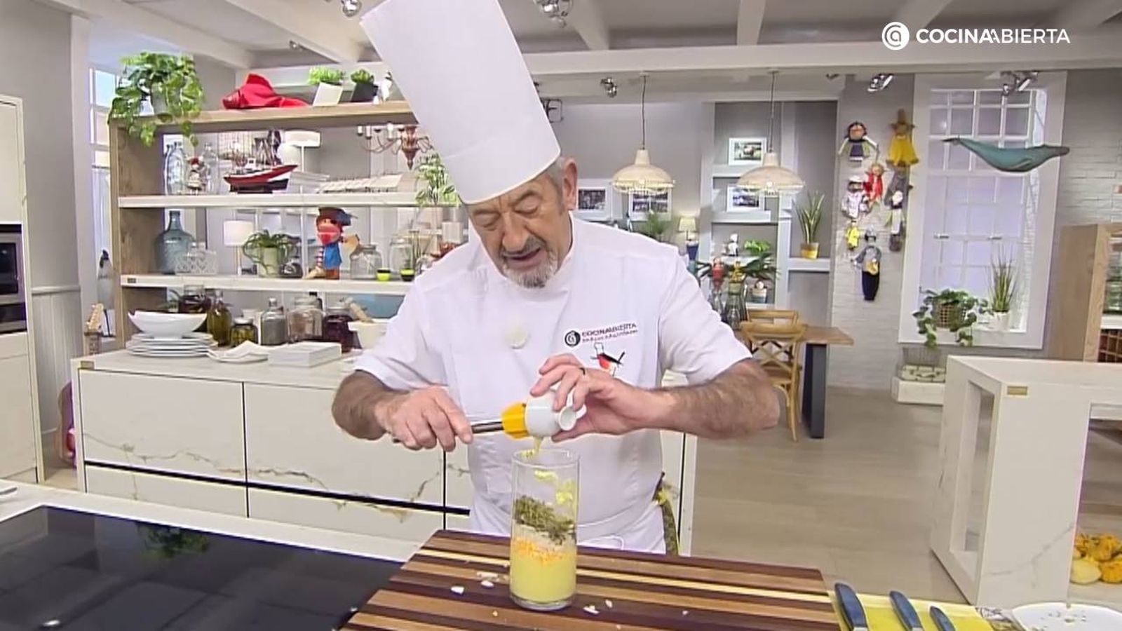 Aprende a elaborar la salsa tártara con la sencilla receta de Karlos Arguiñano