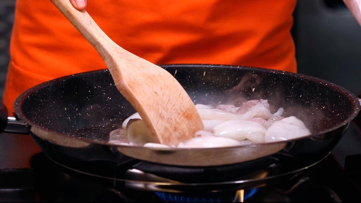 Receta de arroz con calamares   paso 2