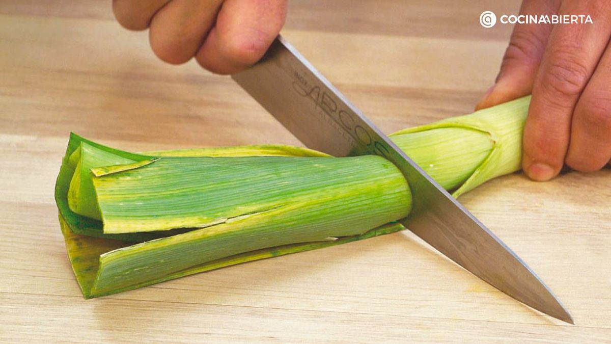 Cómo limpiar y cortar un puerro