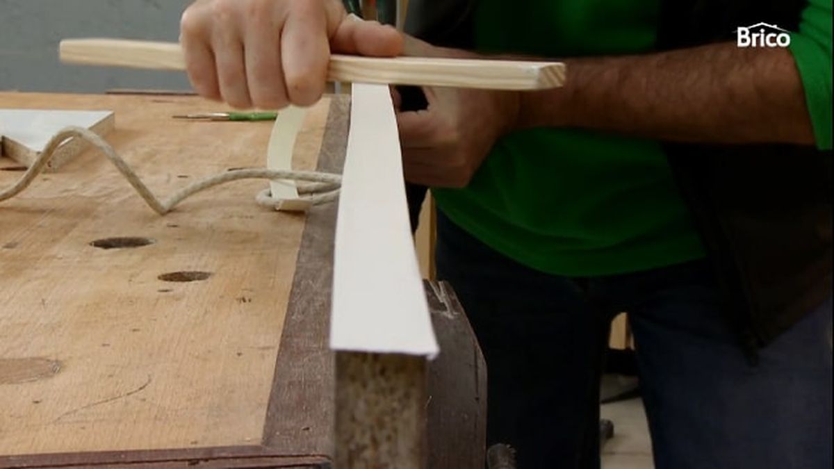 Cómo hacer un escritorio abatible paso 3