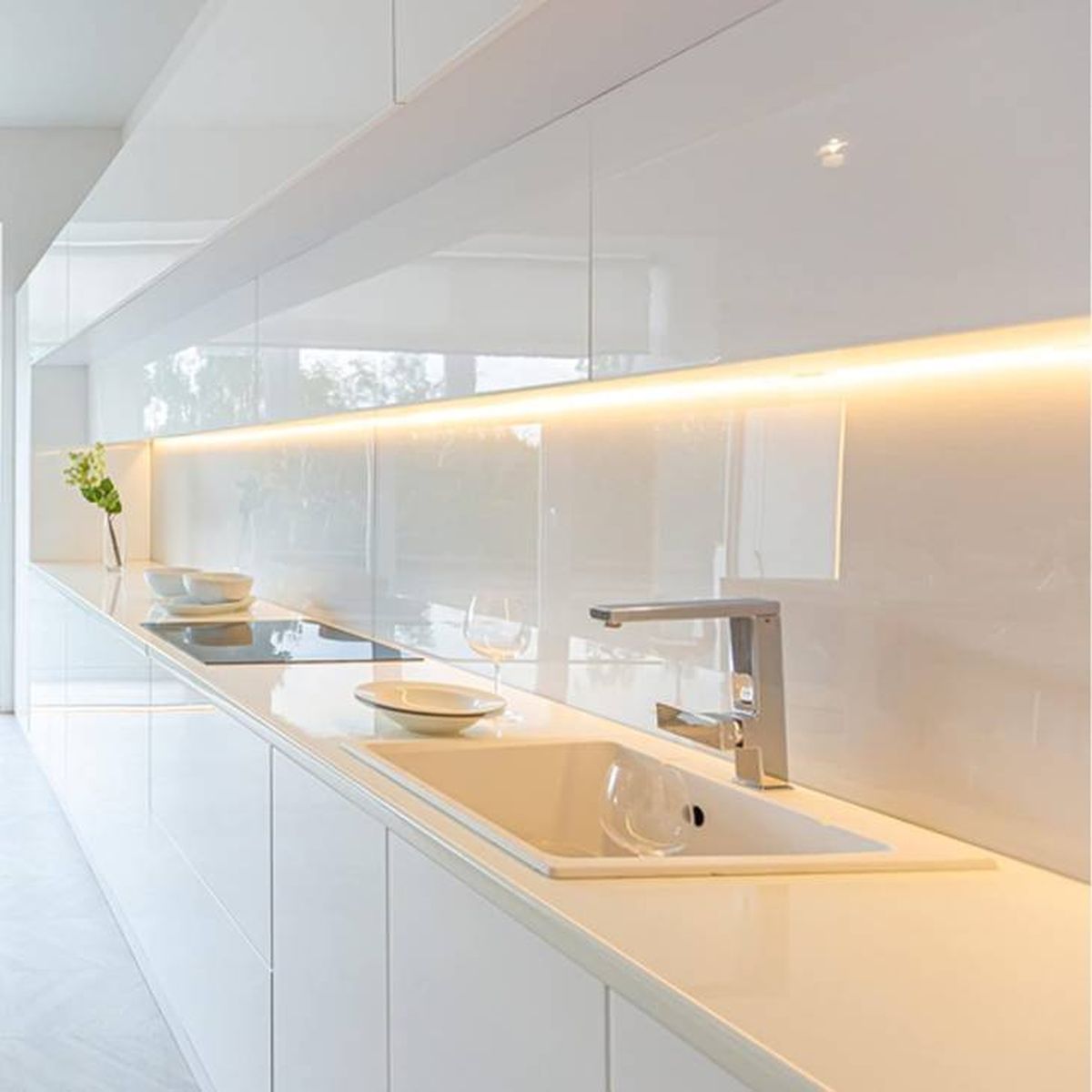 Ideas y consejos para distribuir de manera eficiente una cocina alargada 7