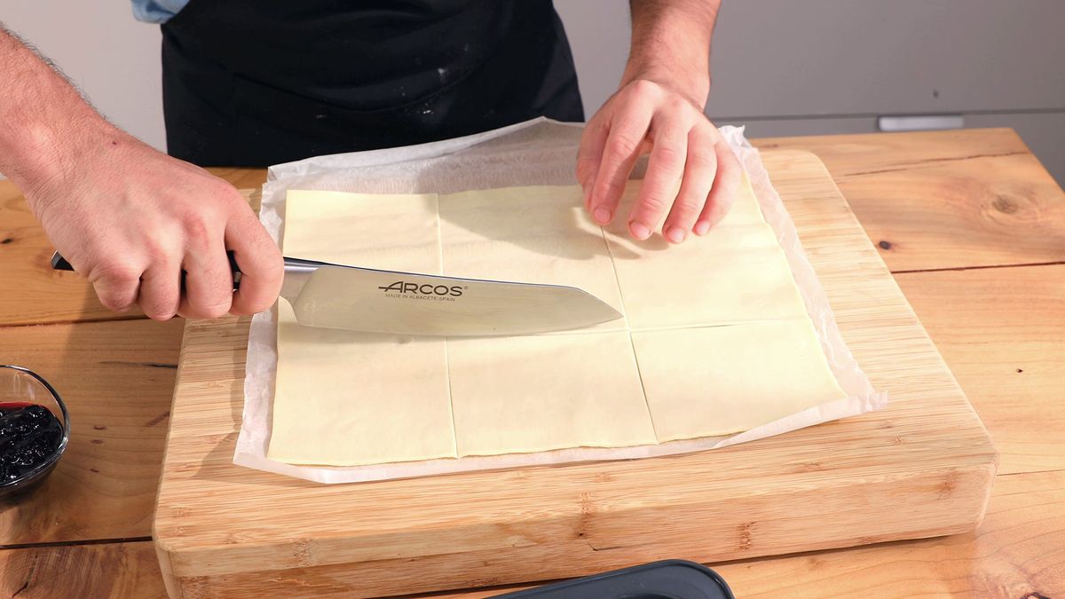 Bocados de queso brie y arándanos   Paso 1