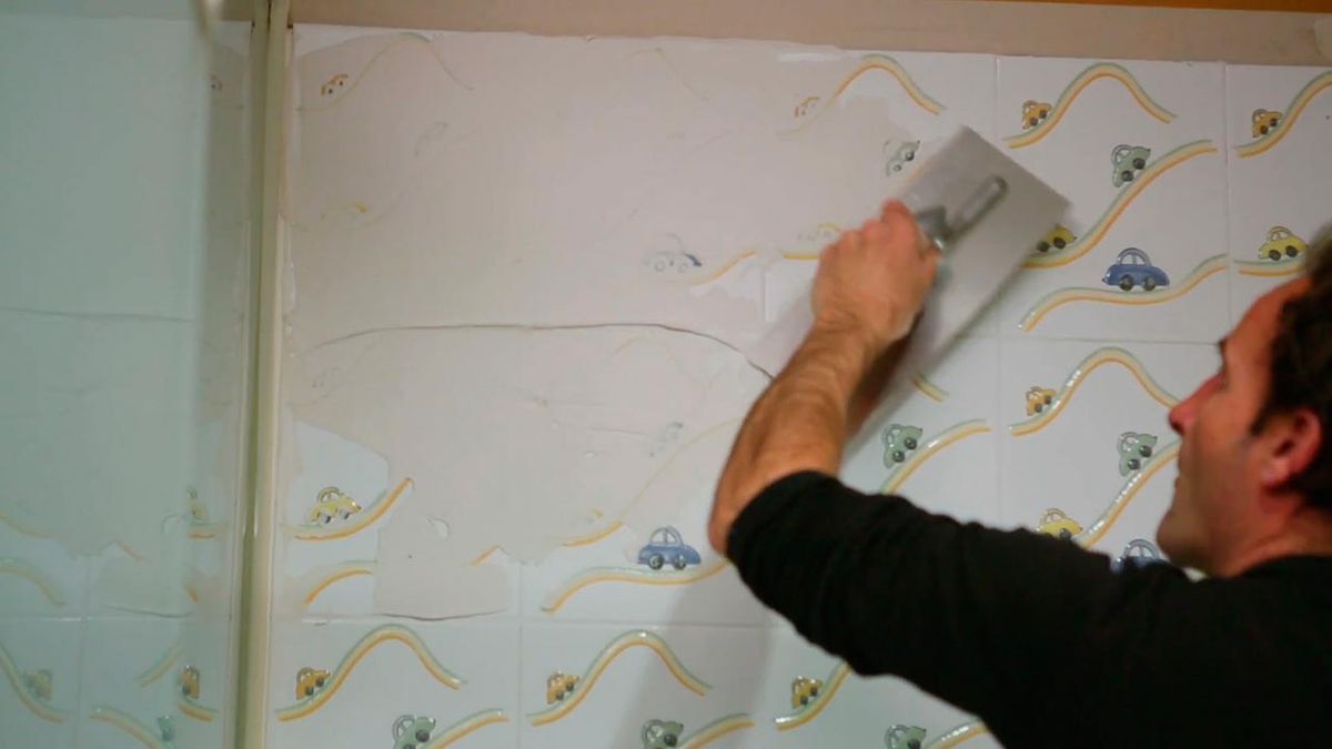 Cómo alisar una pared alicatada paso 4