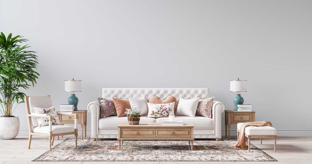 Salón de estilo clásico decorado en colores sencillos.