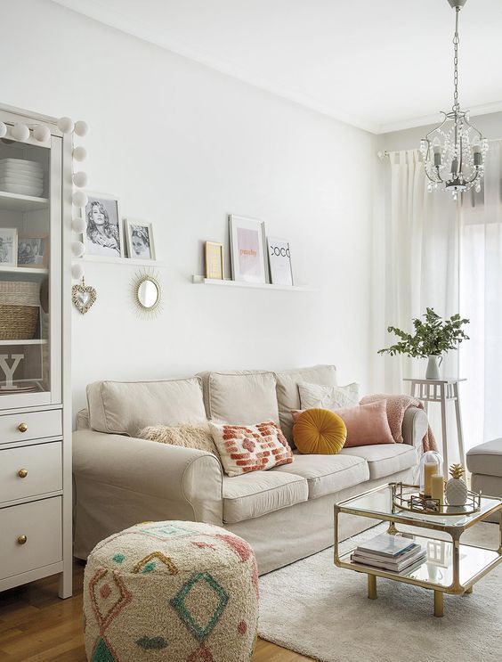 salon pequeno beige