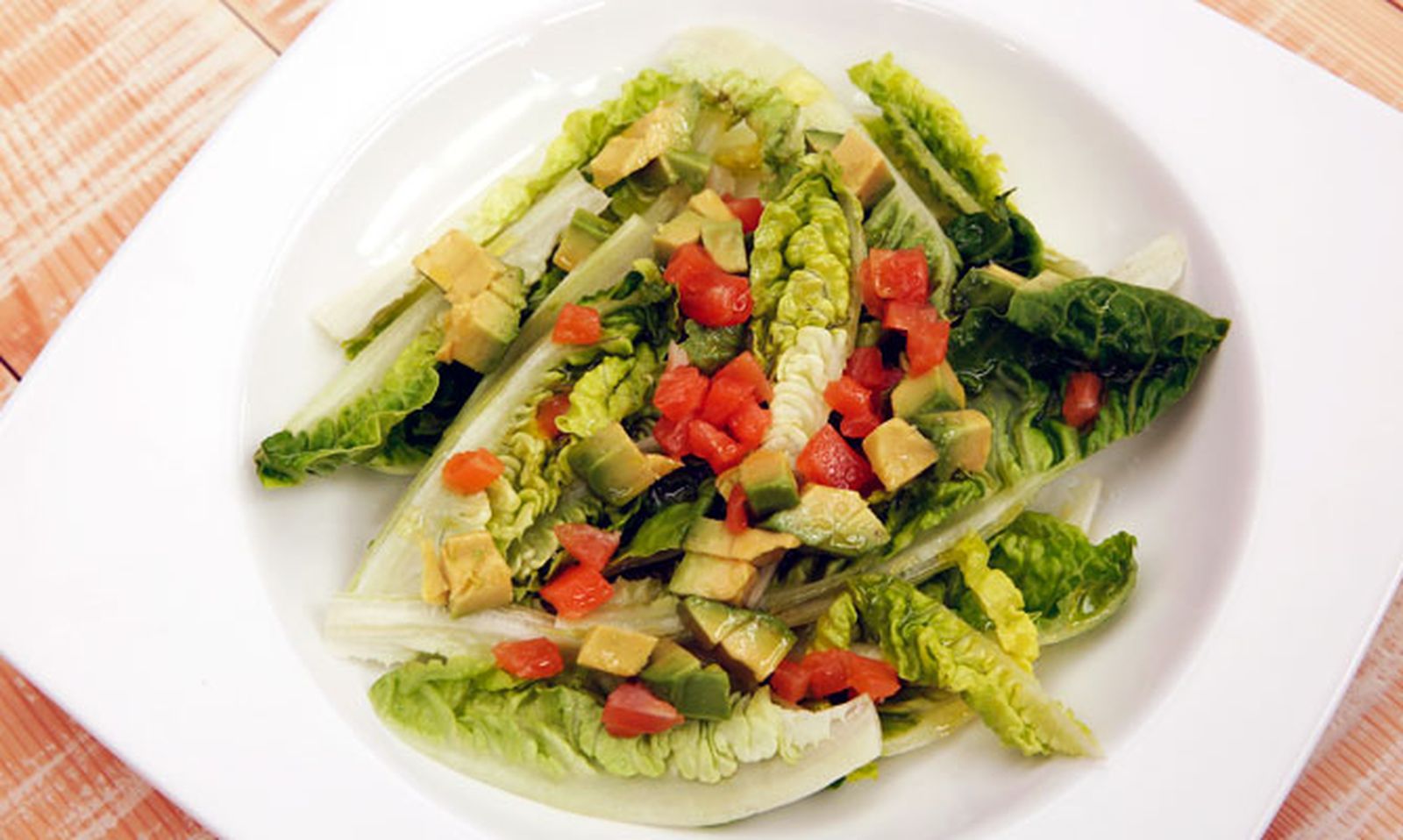 5543 2 Ensalada de cogollos, salmon y aguacate xl