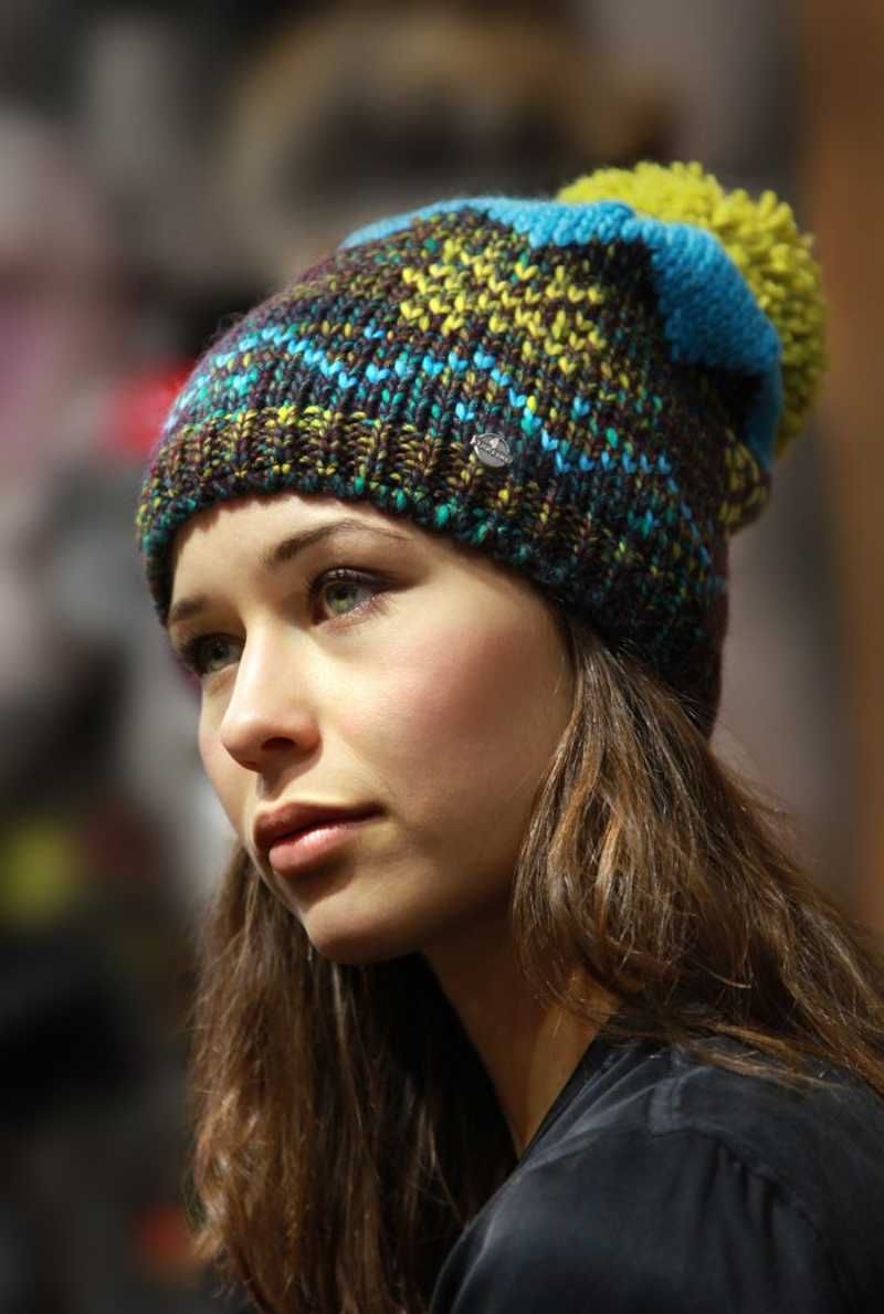 Gorro de lana estampado