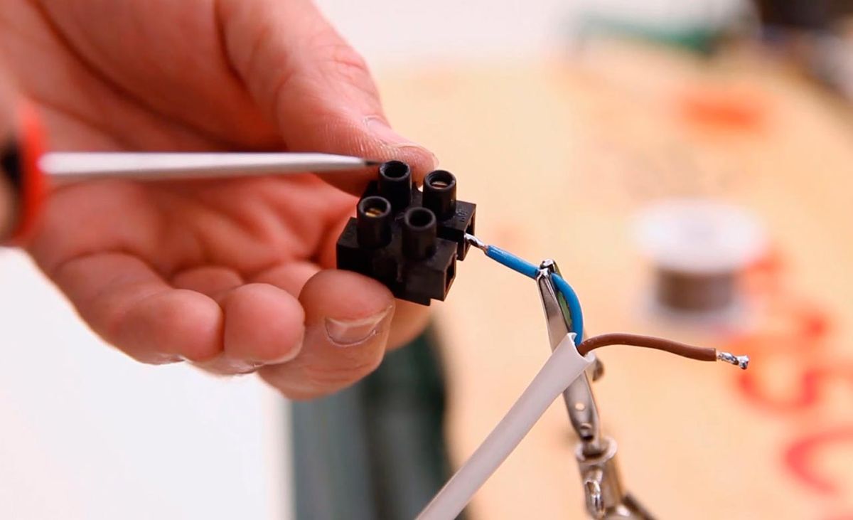 Cómo soldar con estaño paso 6