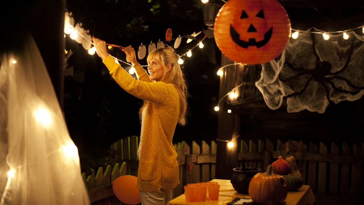 iluminacion jardin halloween