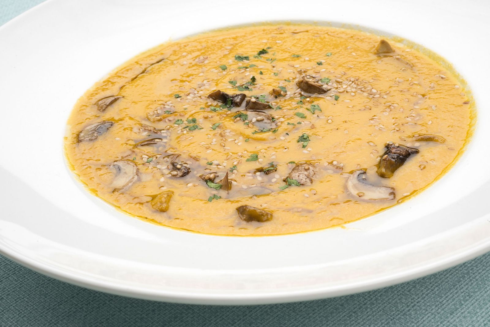 6036 1 Crema de zanahoria con champiñones y sesamo xl