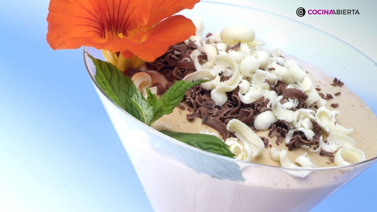 Aprende a elaborar una mousse de café con la receta de Eva Arguiñano