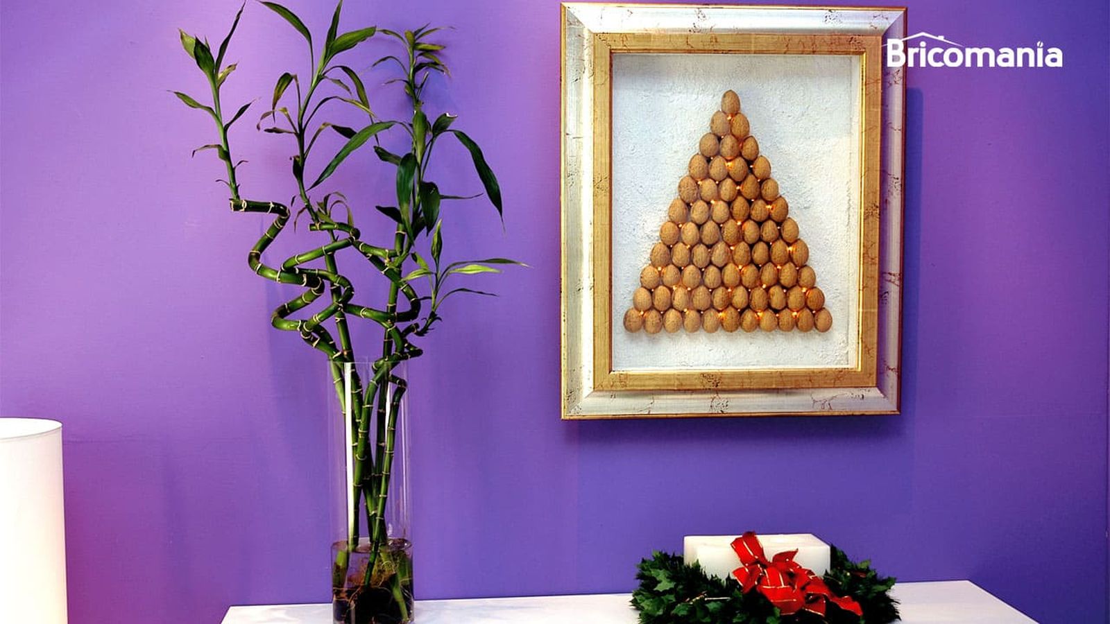 arbol de navidad en la pared principal2