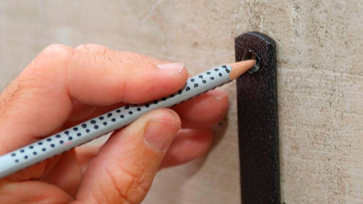 Colocación de soportes para jardineras paso 1