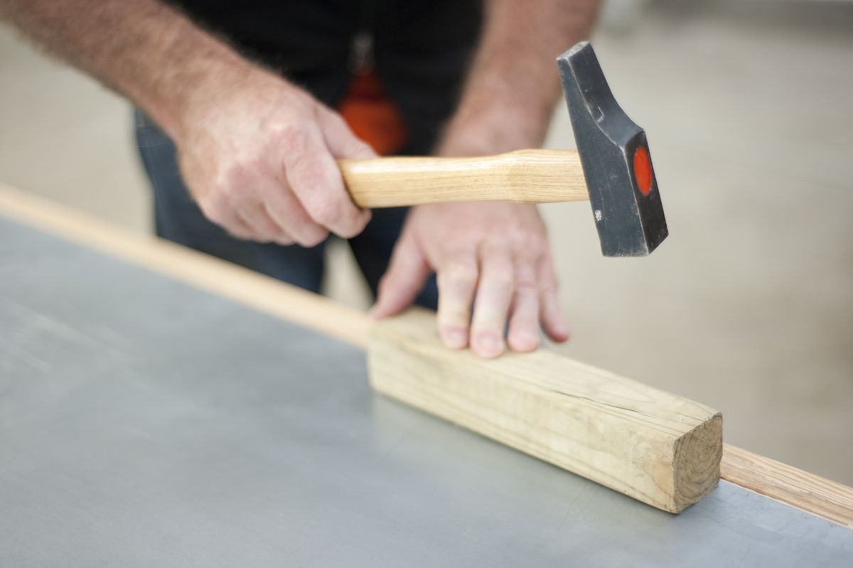 Bricomania 667 Restaurar mesa de trabajo p11