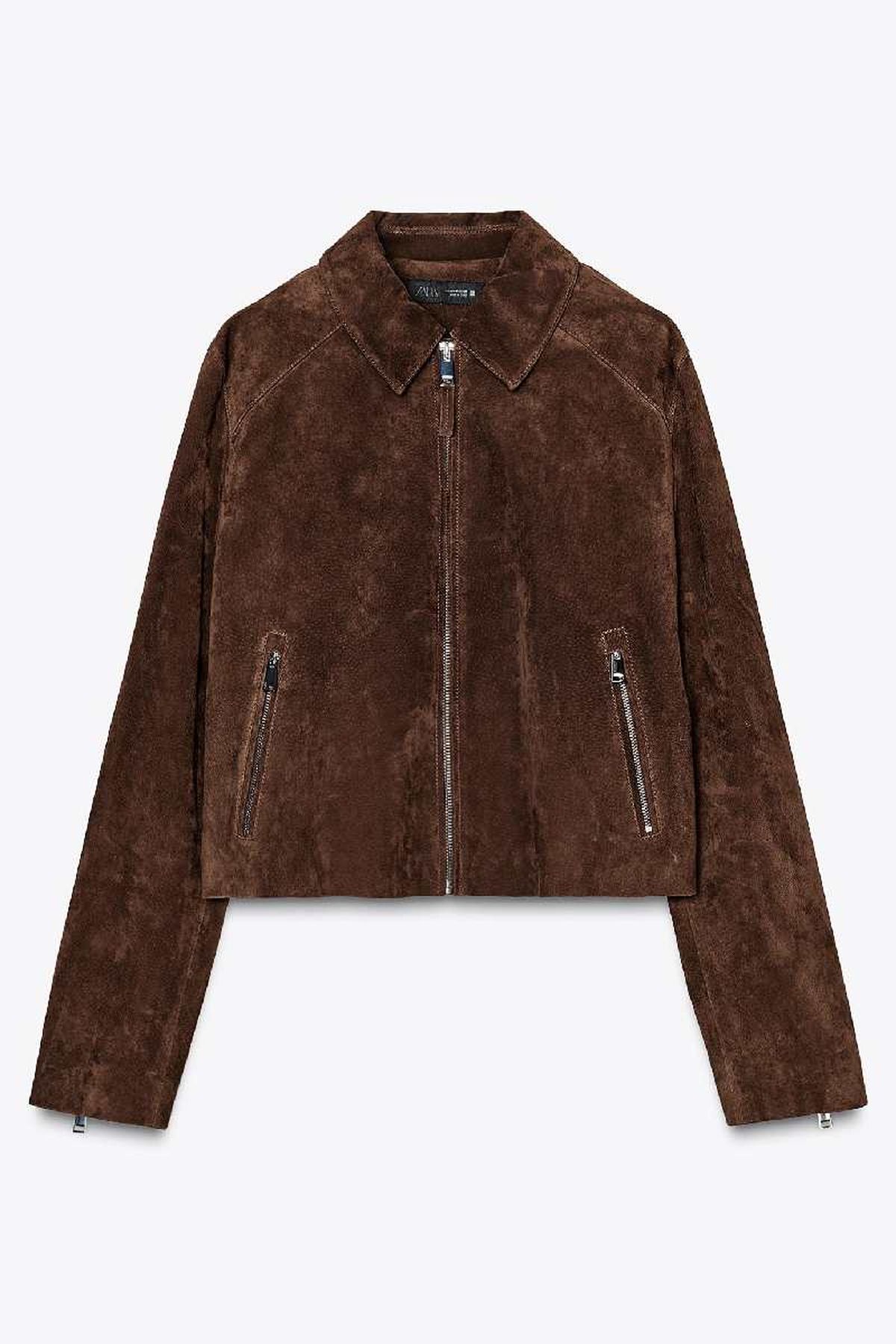 Cazadora de ante marrón con cremalleras en las mangas