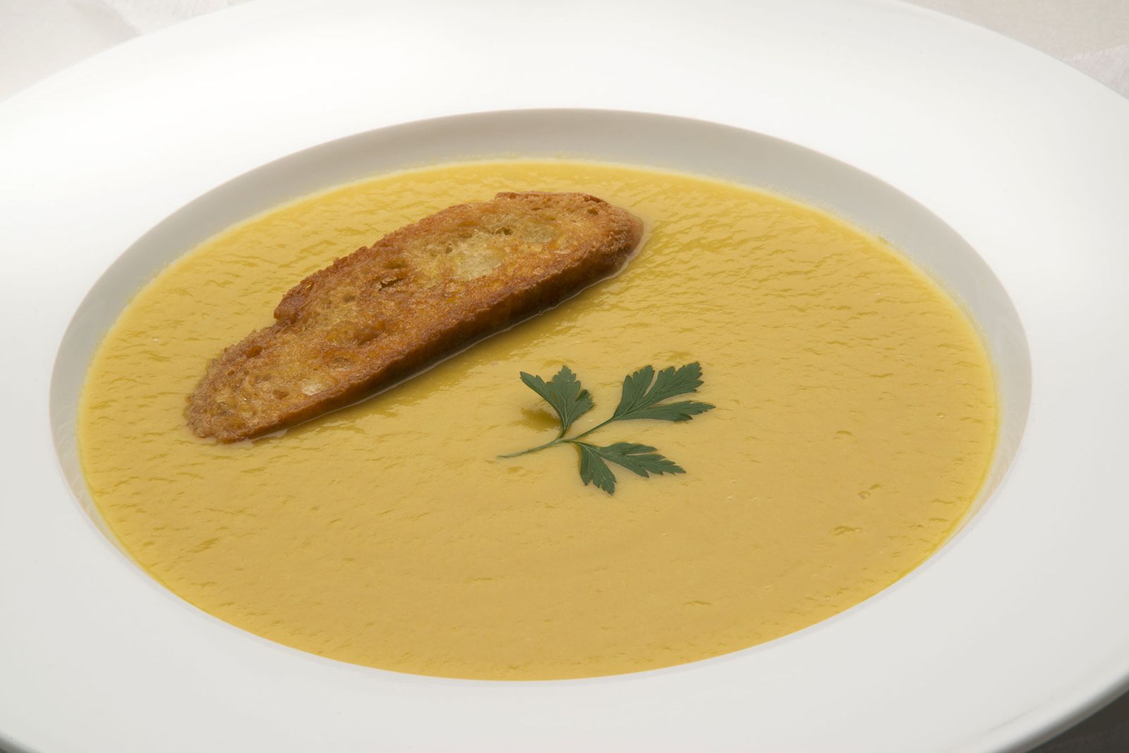 6066 1 Crema de puerros con costrones al ajo xl