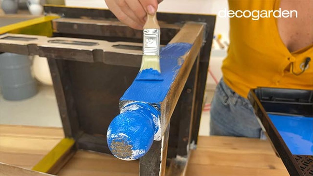 pintar una silla de madera vieja estilo mexicano paso 6