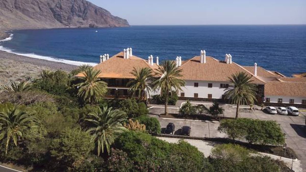 paradores petfriendly admiten mascotas espana cerca mar el hierro