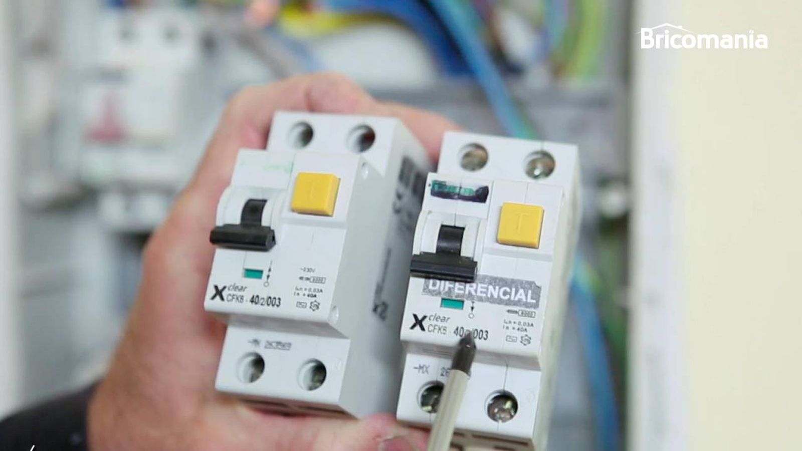 Dos interruptores diferenciales