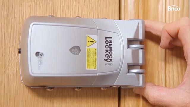 Instalar cerradura de seguridad invisible paso 5
