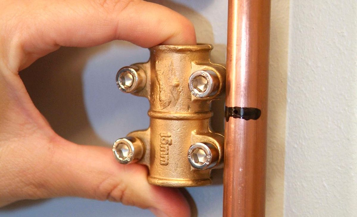 Cómo arreglar un tubo de cobre paso 2