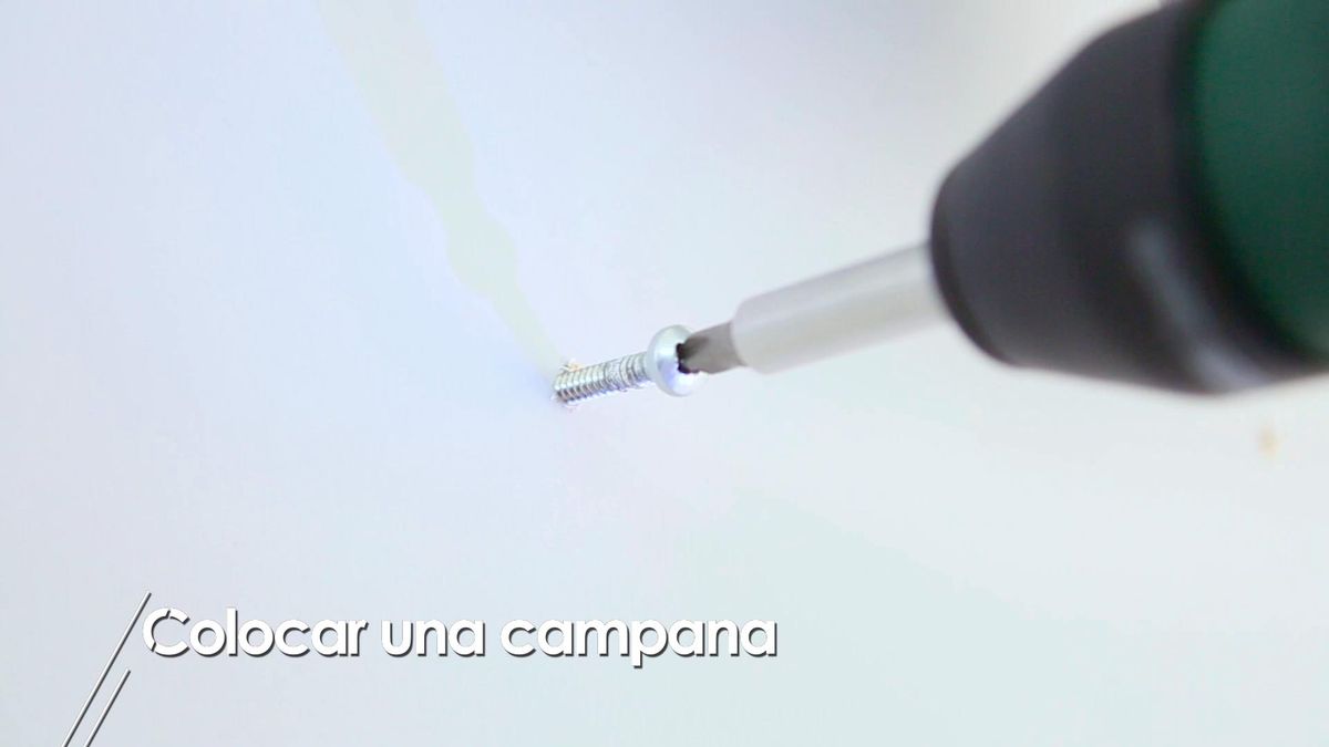 Cómo colocar una campana extractora paso 2