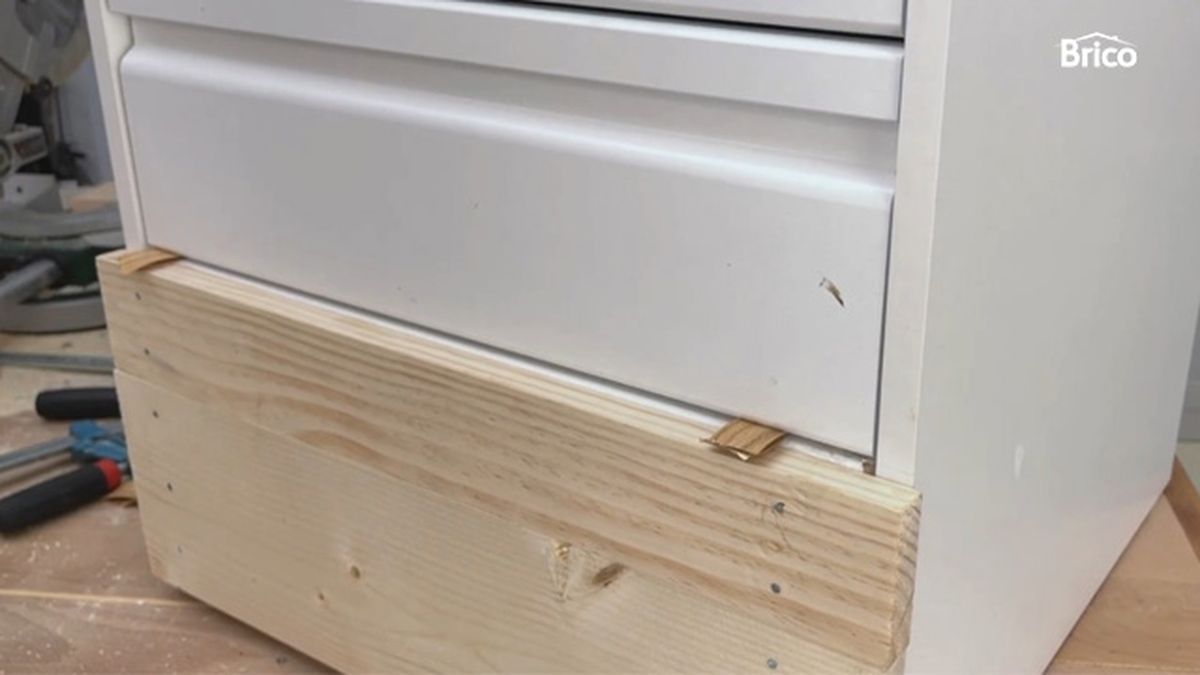 Como tunear una cómoda con madera paso 5