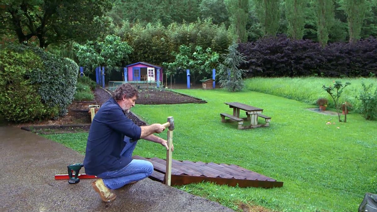 BRIC0957NV18 escalera exterior paso10