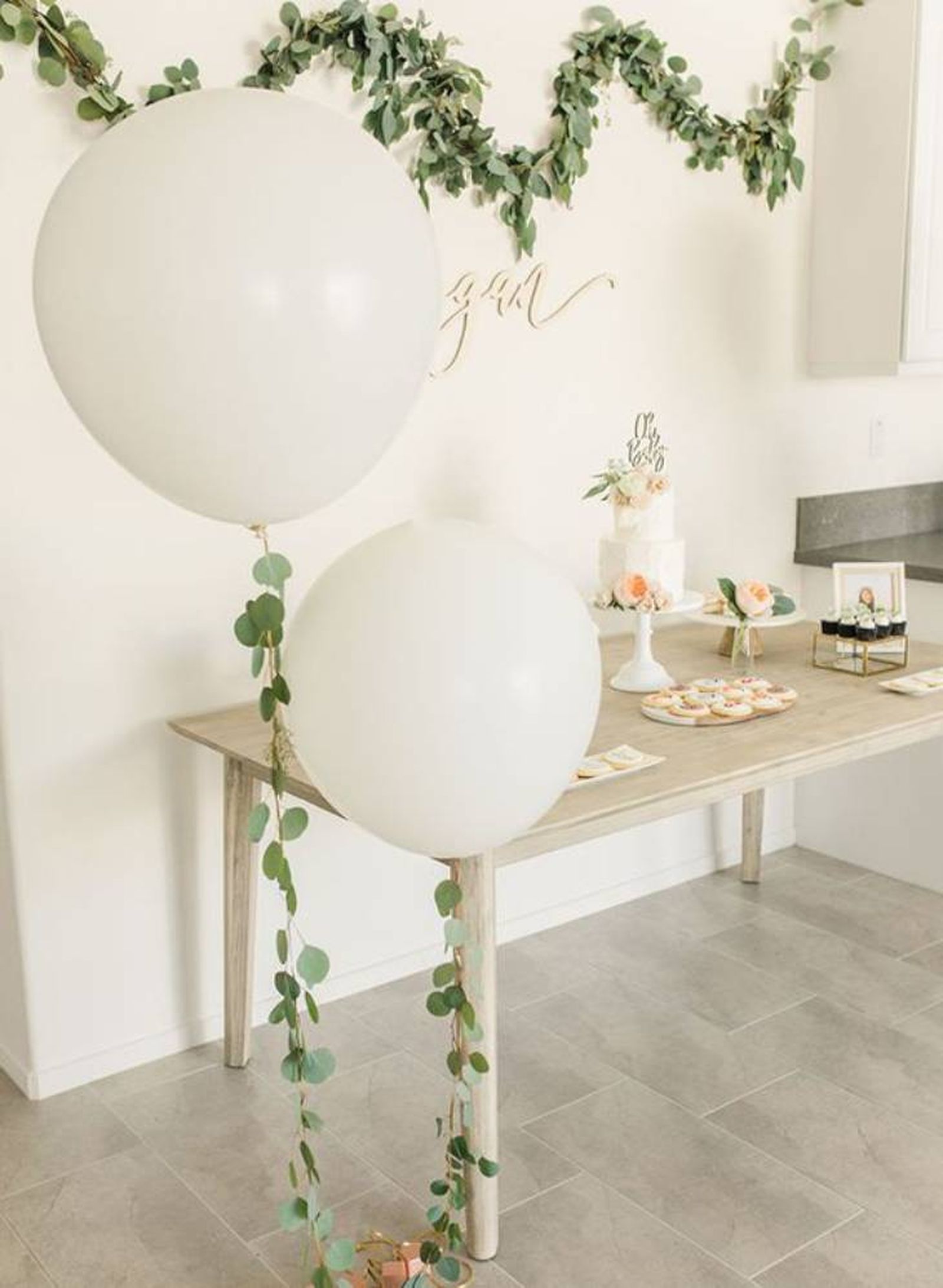 decoración bautizo casa globos