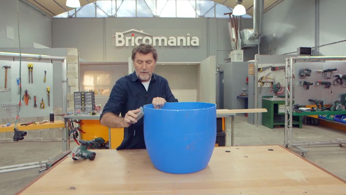 Cómo hacer una maceta con un bidón paso 3