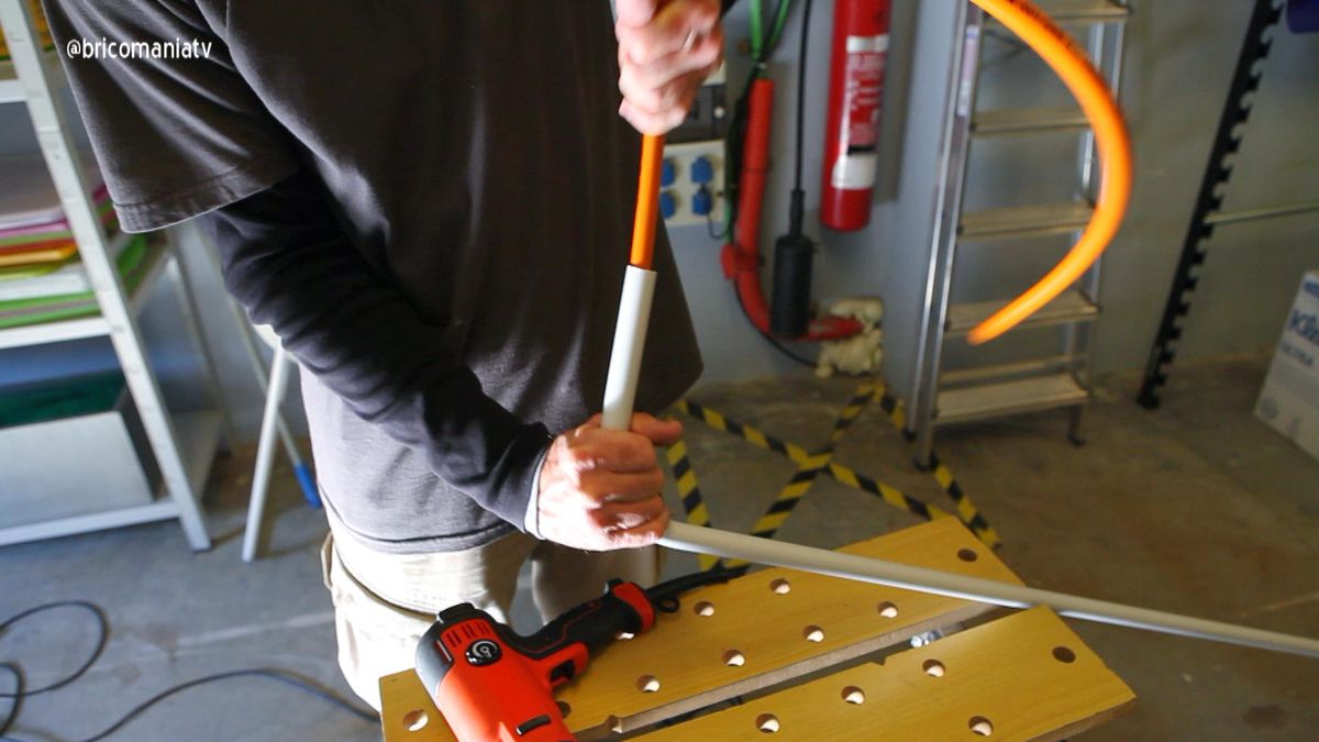 Cómo doblar tubos de plástico paso 5