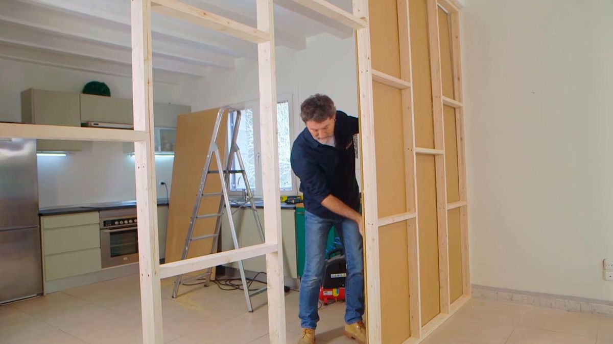 Cómo colocar un tabique de madera paso 7