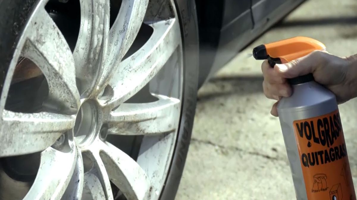 limpiar grasas desde la vitroceramica hasta las llantas del coche llantas paso1
