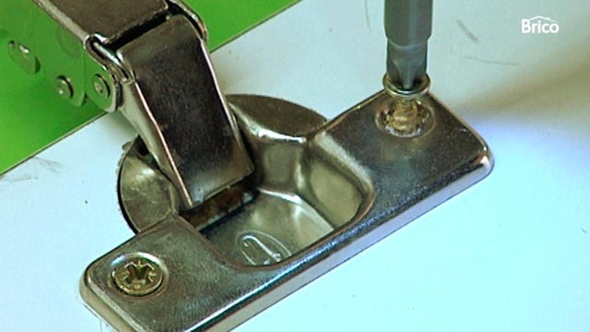 Retenedores para bisagras paso 2