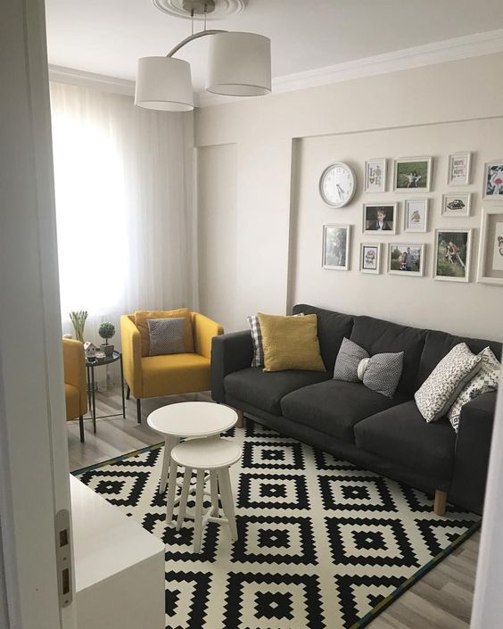 salon gris marengo con amarillo 3