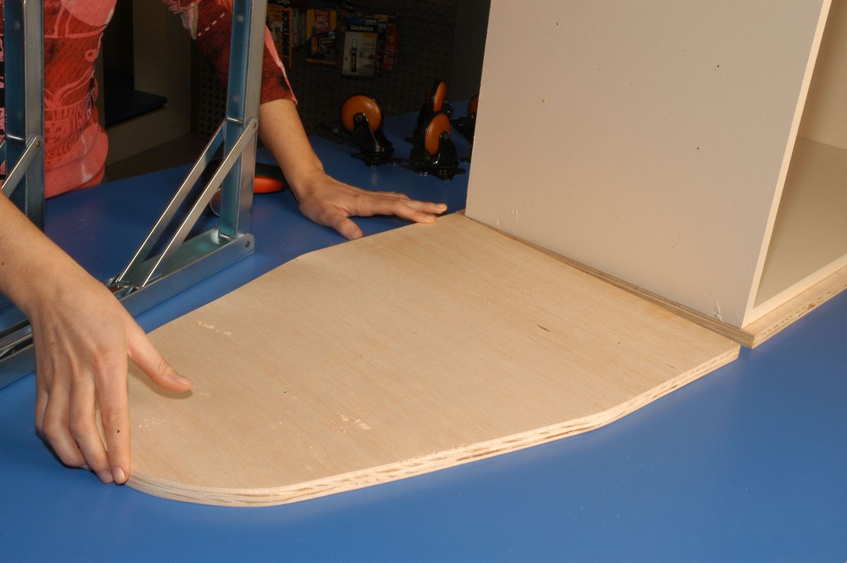 Cómo hacer y decorar un armario para la plancha paso 11