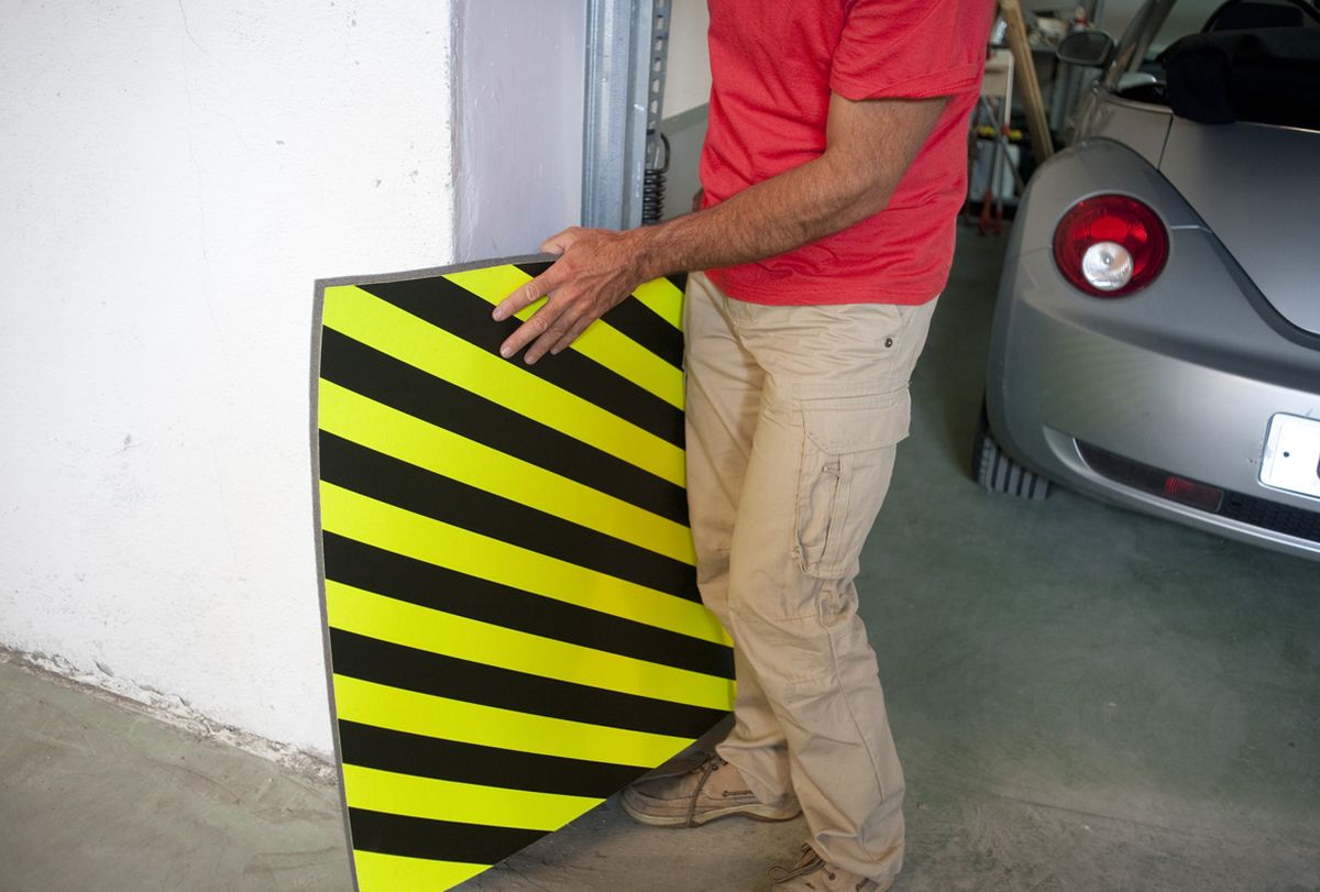 brico2 0659 Protector señalizador garaje paso 1